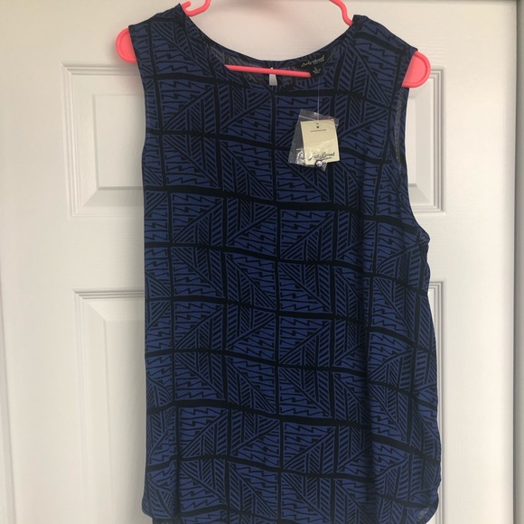 NWT Lucky Brand Tank Button Back and slit,  L - Picture 2 of 5